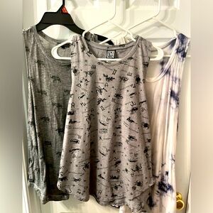 Lot Of Loose Comfy Long Length Tank Tops Size Large